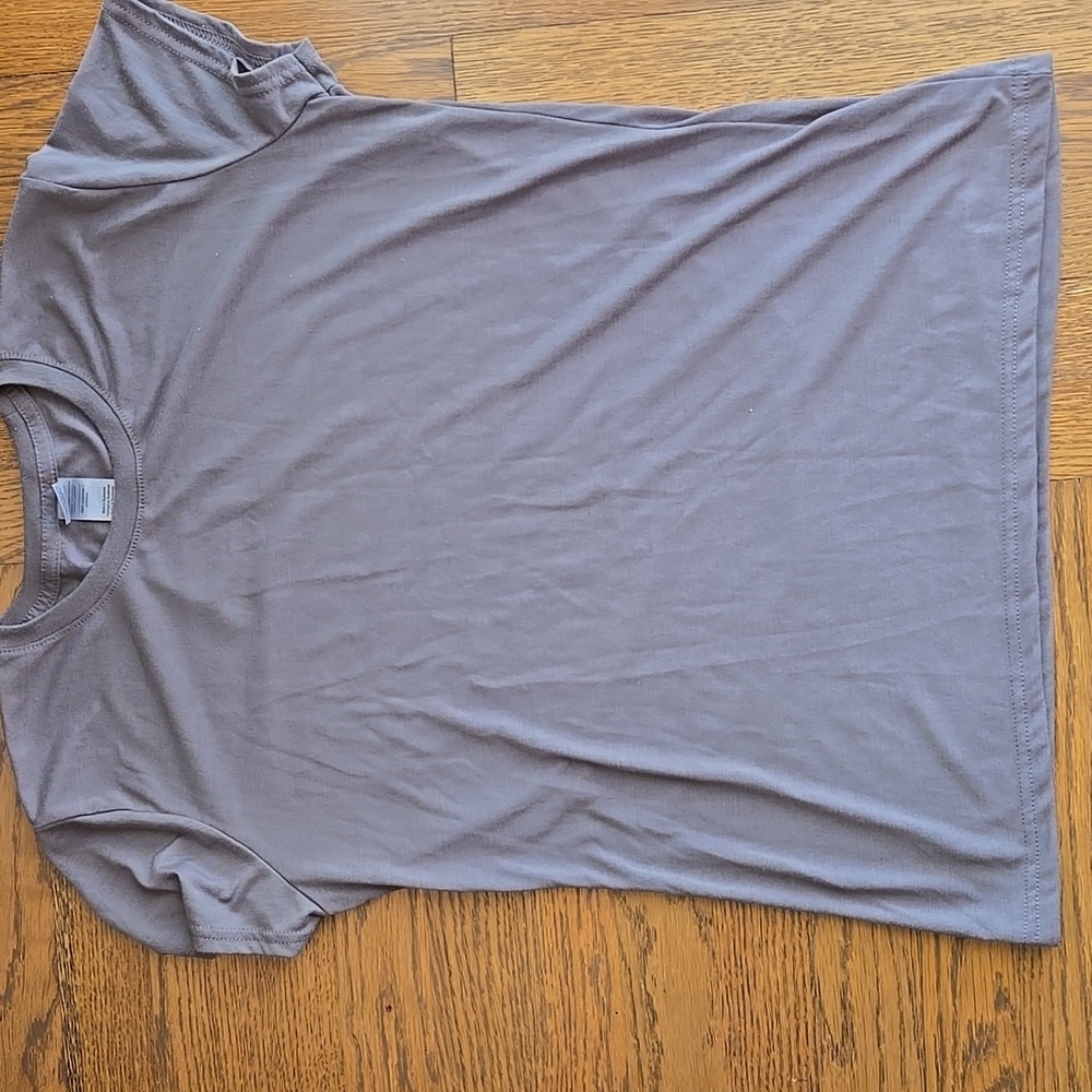 Gildan Performance women's gray short sleeve t-shirt size large